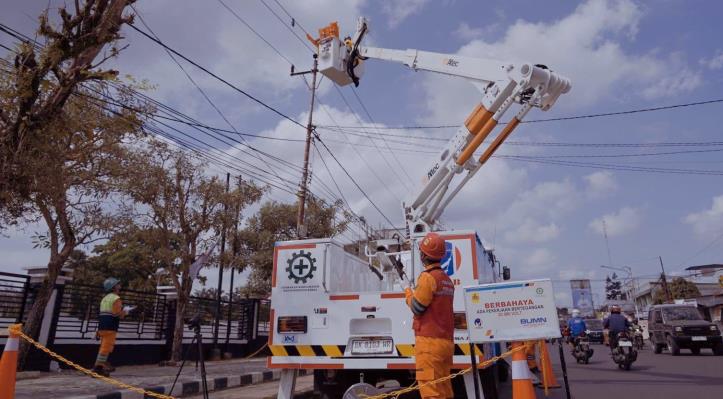 Selama Periode Siaga RAFI 2025, Special Force PLN bersiaga di 3.830 posko yang tersebar di seluruh daerah. Pasukan khusus tersebut dilengkapi dengan 1.839 genset, 636 Uninteruptible Power Supply (UPS)