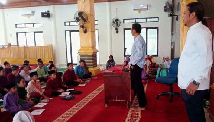 Kehadiran Aiptu David Rico di Masjid Darul Jadid Koto Lalang, Sabtu (8/3/2025).