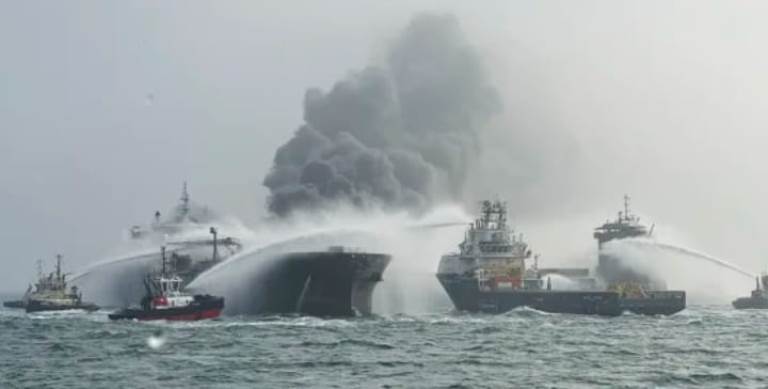 Beberapa kapal penyelamat datang setelah kapal kargo tabrak kapak tanker AS, dilaut Utara Inggris  (foto: newssky/live)