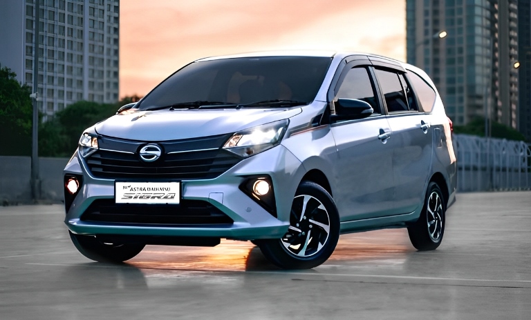 Daihatsu Sigra mencatatkan penjualan tertinggi dengan 7.368 unit (31%).