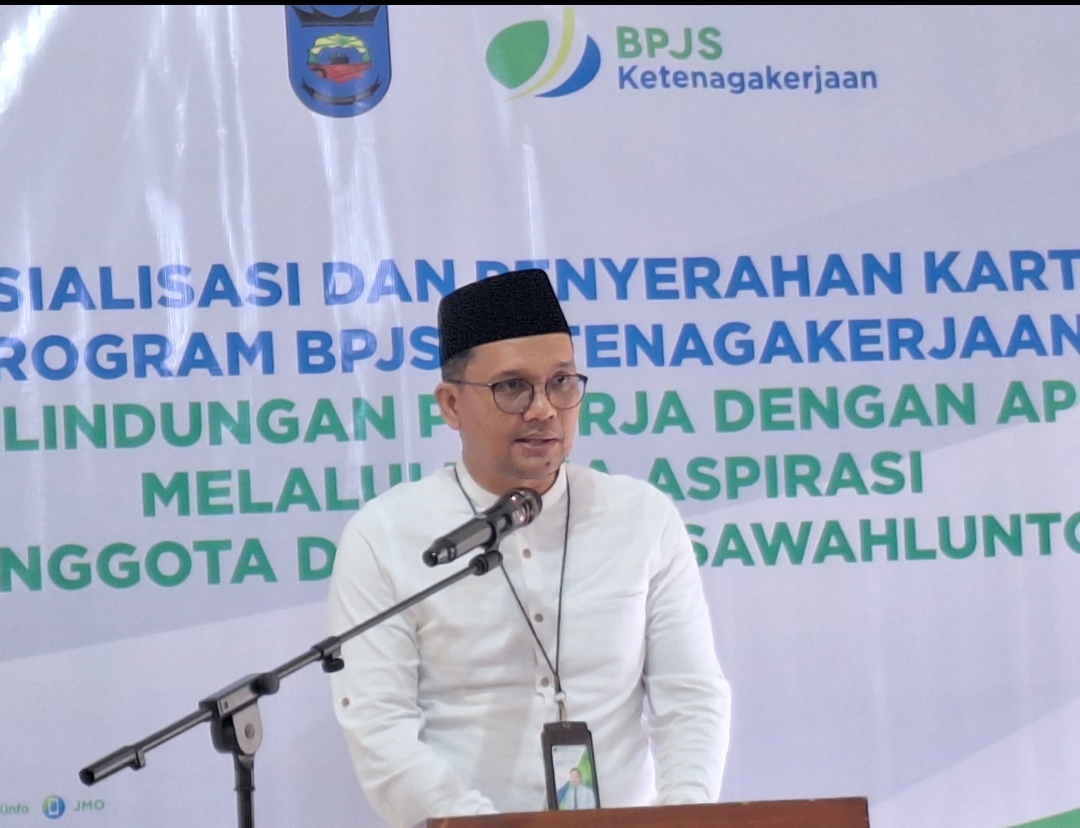 Kepala Cabang BPJamsostek Solok komitmen memberikan layanan terbaik, dan membantu pemda agar data penerima bantuan iuran valid dan tepat sasaran. (Foto: Humas)