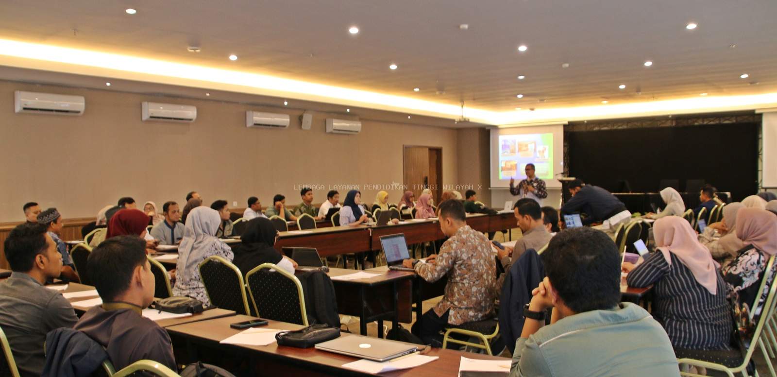 Workshop Peningkatan Kapasitas ASN Dalam Bersinergi Menuju Zona Integritas LLDIKTI WIlayah X