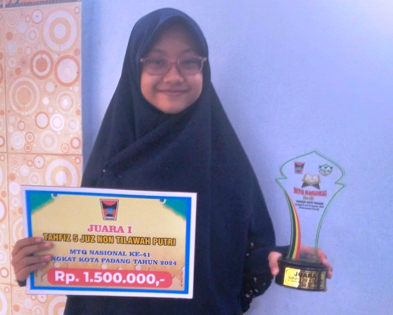 BERPRESTASI: Najwa Alifah Rahman meraih peringkat kedua cabang Hafiz Quran non Tilawah di MTQ Sumbar 2023.(DOKUMENTASI PRIBADI)