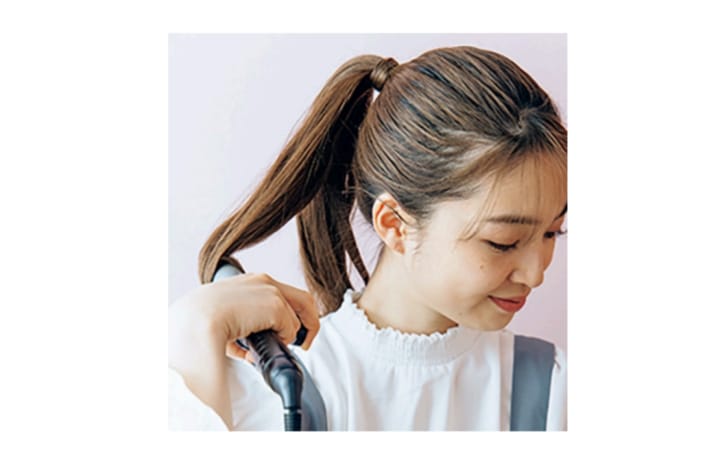 gaya rambut sleek ponytail