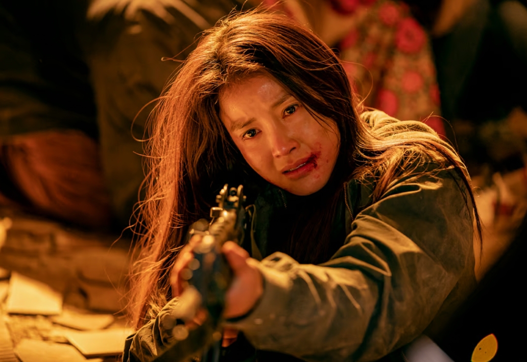 Lee Si young dalam cuplikan film Sweet Home. (Foto: Netflix)