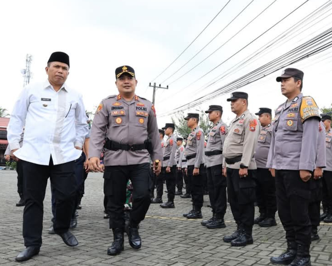Wakil Wali Kota Pariaman, Mulyadi dan Kapolres Pariaman, AKBP Andreanaldo Ademi usai apel. (Foto: Kominfo)