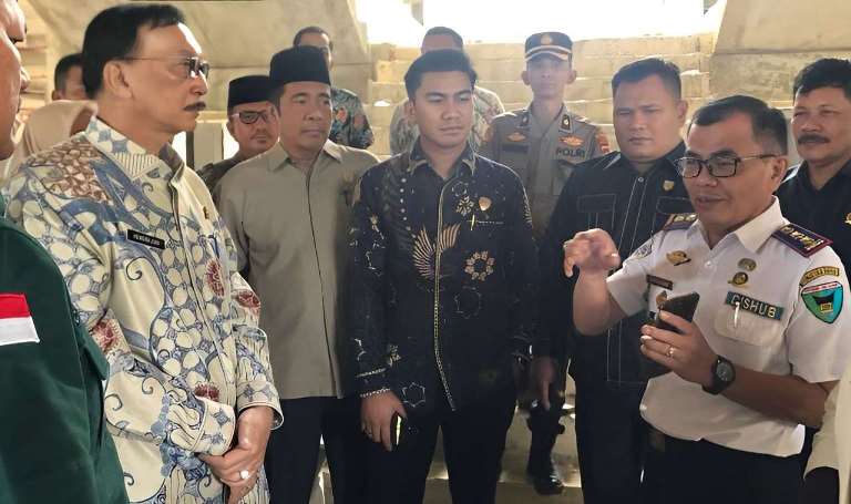 Bupati Hendrajoni pastikan kelanjutan pembangunan Pasar Inpres Painan.