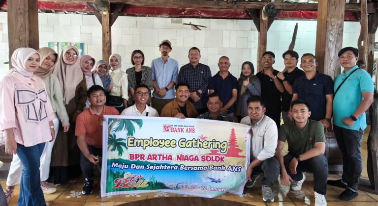 Team Work PT BPR Artha Niaga Solok.