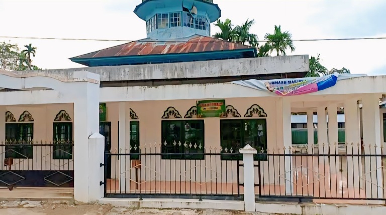 SARAT MAKNA: Masjid Al Huda Silayang merupakan salah satu masjid tertua di Kabupaten Agam yang sarat dengan nilai-nilai sejarah.(SILVINA/PADEK)