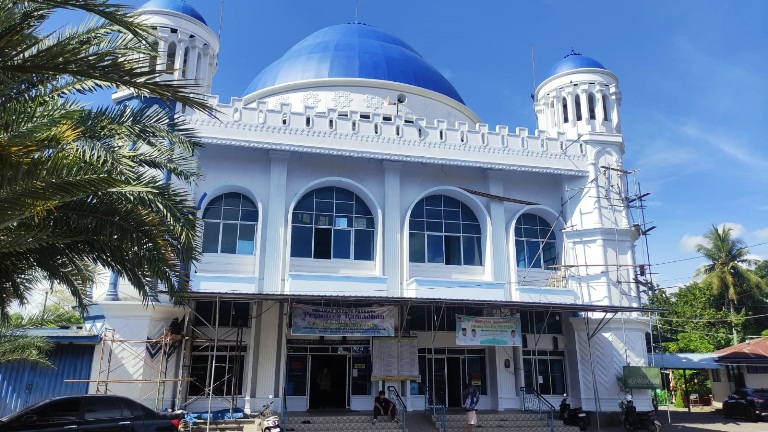 BERSEJARAH: Masjid Raya Muhammadiyah Tanjung Saba sarat dengan sejarah perkembangan Islam di Kota Padang.(FAISAL/PADEK)