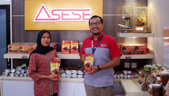 ASESE merupakan singkatan dari Asal Seiya Sekata, usaha kuliner tradisional yang bekerjasama dengan JNE.