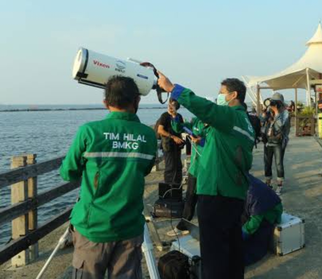 Tim pengamatan hilal BMKG. (Foto: Dok. BMKG)