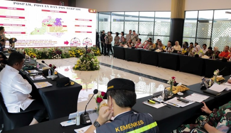 Rapat koordinasi kesiapan arus mudik Lebaran digelar di Dermaga Eksekutif Pelabuhan ASDP Merak yang juga diikuti oleh Kepala BMKG), Dwikorita Karnawati.