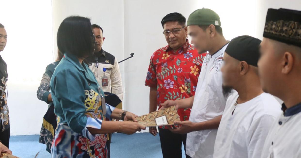 Sebanyak 731 warga binaan Lapas Kelas IIA Padang menerima remisi Idul Fitri 2025, Jumat (28/3/2025).