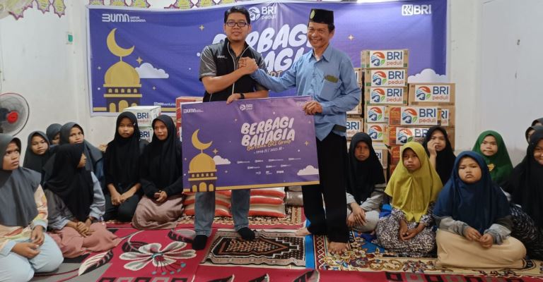 BRI RO Padang berikan makna Lebaran 2025 bagi penghuni Panti Asuhan Nurul Hikmah, Kota Padang.