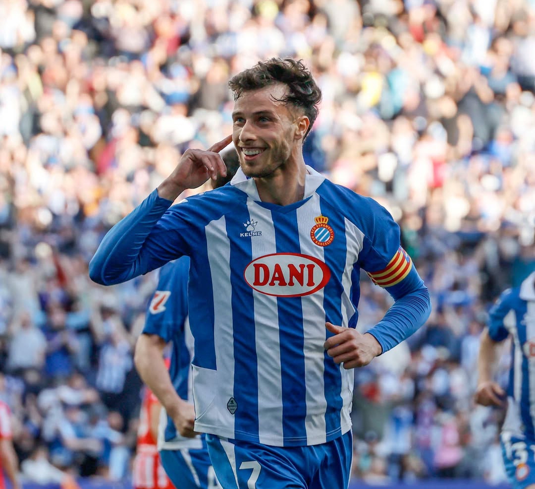 Captain Javi Puado mencetak gol dari titik penalti untuk menyamakan skor Espanyol vs Atletico Madrid jadi 1-1 di La Liga. (Foto: Instagram @rcdespanyol)