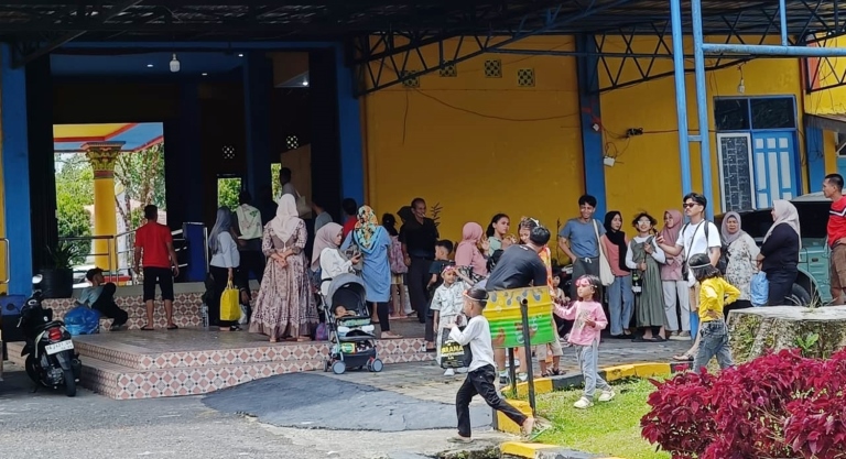 Area ticketing Mifan tampak mulai ramai dari pengunjung, Selasa (1/4/2025).