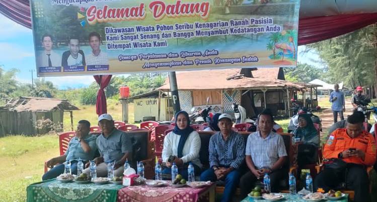 Pembukaan Pesta Pantai 2025. Kegiatan ini digelar di lima lokasi yakni Pantai Pohon Seribu Sasak, Muaro Pantai Sasak, Pantai Indah Maligi, Pantai Sikabau, dan Pantai Air Bangis.