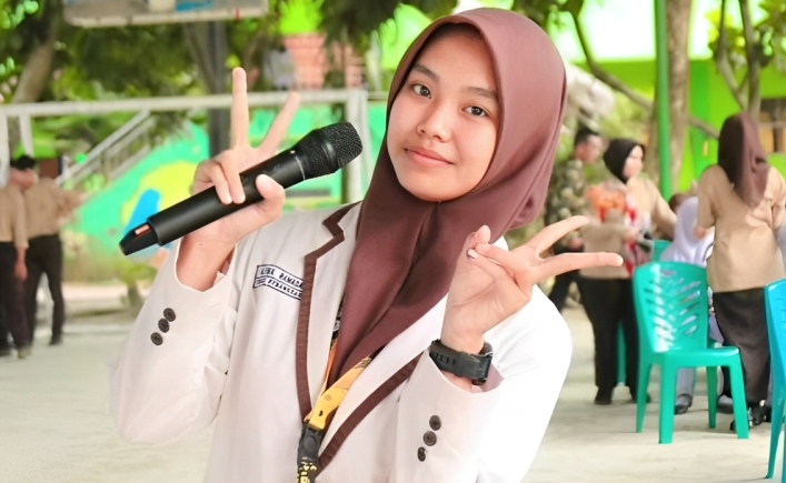 Siswa MAN Asahan, Alfira Rahmadani.