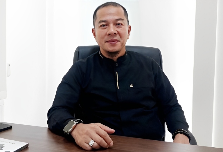 Direktur Utama PT BPRS Jam Gadang, Feri Irawan.