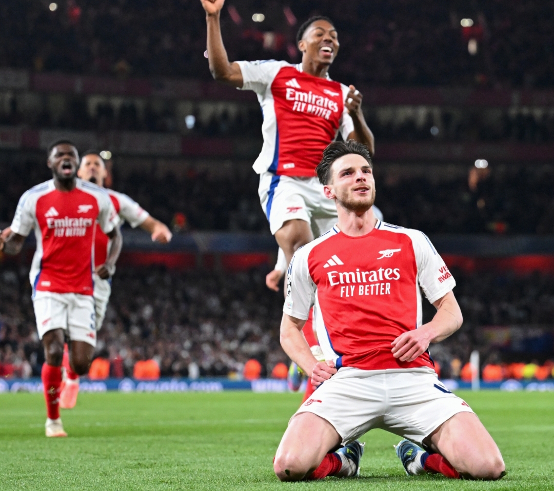 Selebrasi Declan Rice yang mencetak dua gol dalam kemenangan Arsenal vs Real Madrid 3-0 di leg pertama Perempat Final Liga Champions 2024/ 2025. (Foto: Instagram @arsenal)