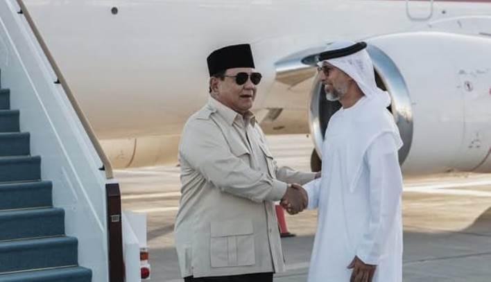 Presiden Prabowo tiba di Abu Dhabi, dalam lawatan ke Timur Tengah. (foto: Ig presidenRI)