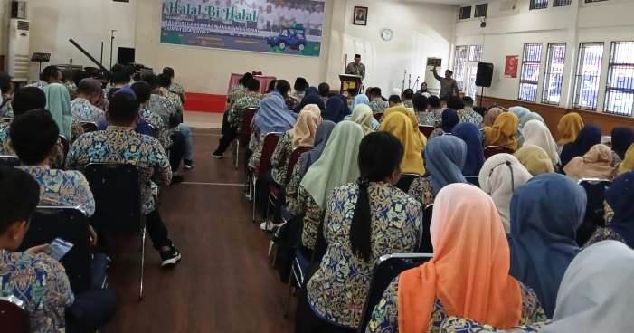 Suasana halalbihalal yang dilaksanakan di Balai Pelaksanaan Jalan Nasional (BPJN) Sumatera Barat.