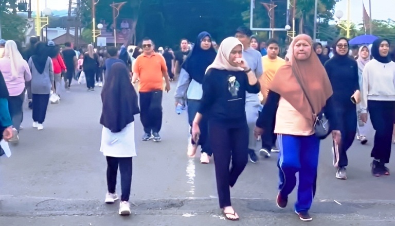Kegiatan masyarakat saat CFD di Padang. (Foto: IG cfd_padang)