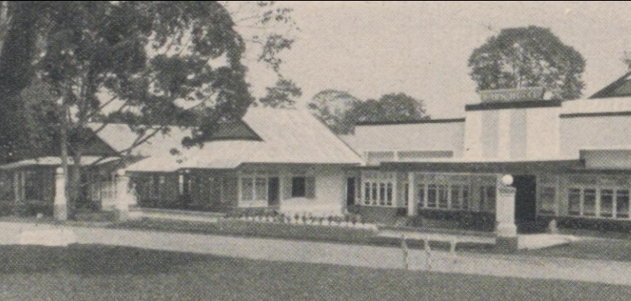 Park Hotel di Bukittinggi sekitar tahun 1930-an (Sumber: Officieele Toeristenbureau voor Nederlandsch-Indi&euml;, 1939)