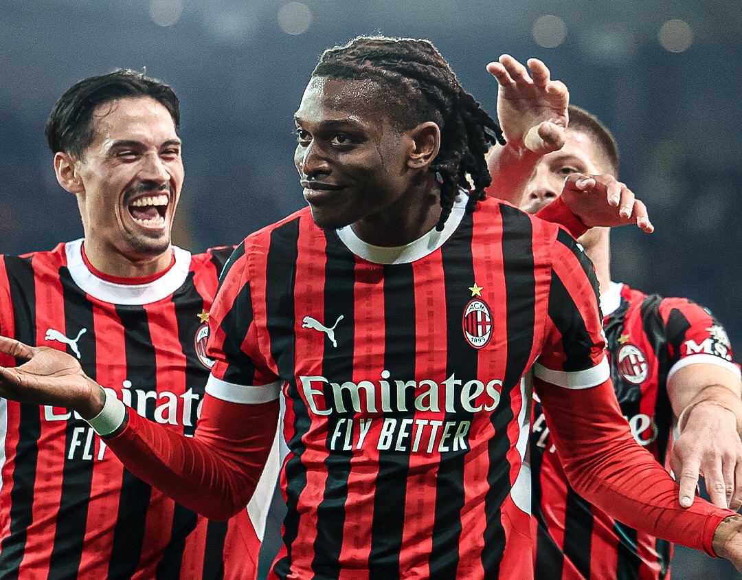 Selebrasi Rafael Leao usai cetak gol dalam kemenangan AC Milan vs Udinese 4-0 di Bluenergy Stadium. (Foto: Instagram @acmilan)