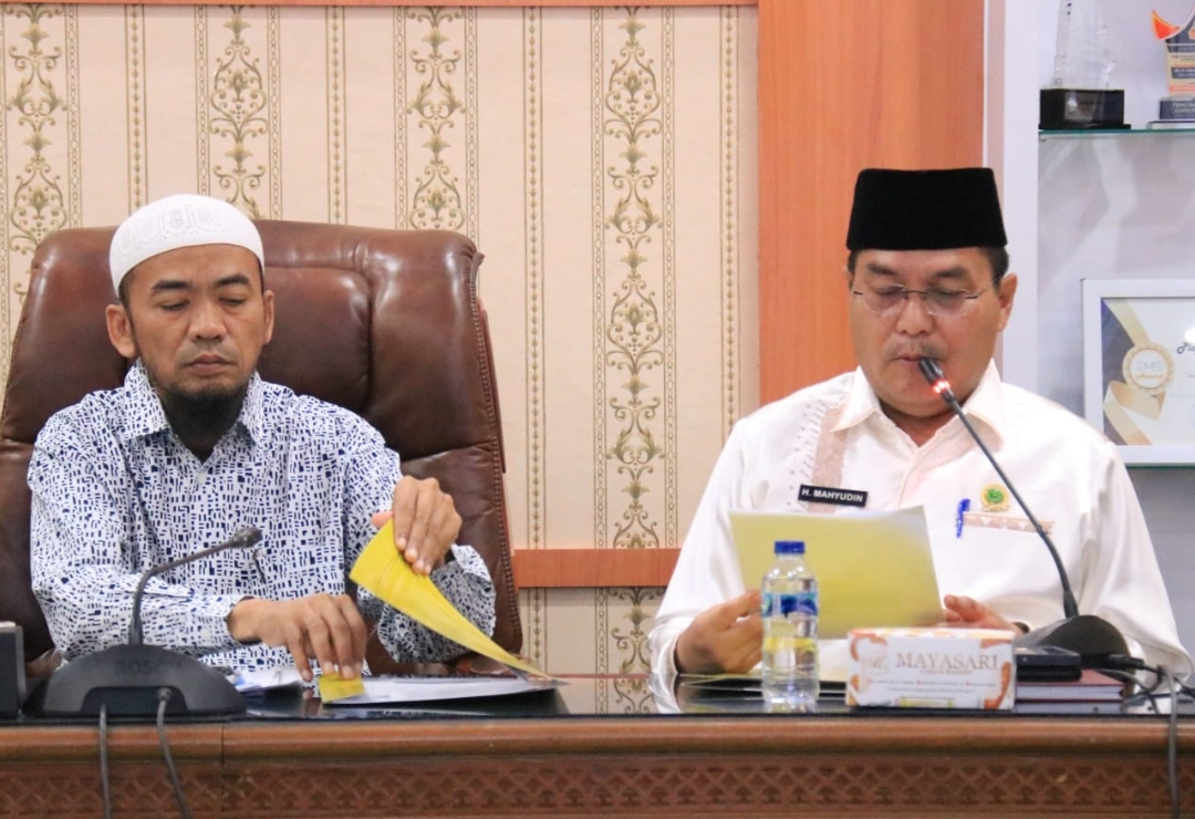 Kepala Kanwil Kemenag Sumbar, Mahyudin (kanan), dan Anggota DPD RI, Jelita Donal.(Foto: Humas)