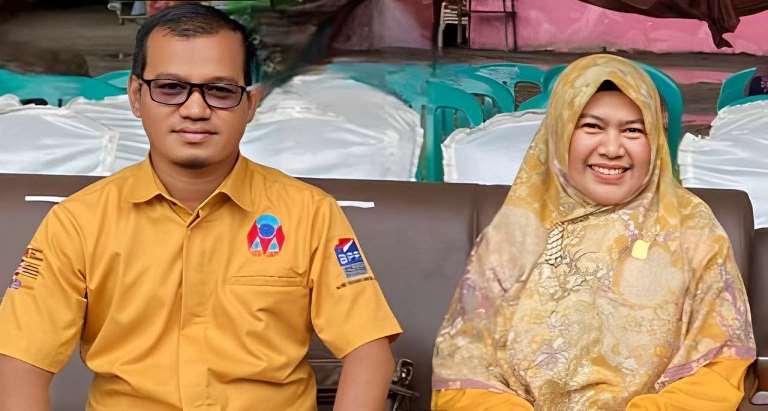 Direktur PT BPR Mutiara Pesisir, Muhammad Abri Syani, dan Direktur Utama, Sri Mulyani.