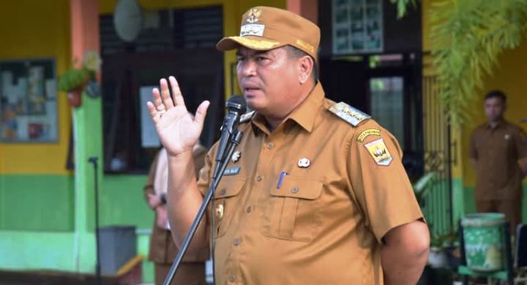 Wali Kota Pariaman, Yota Balad.