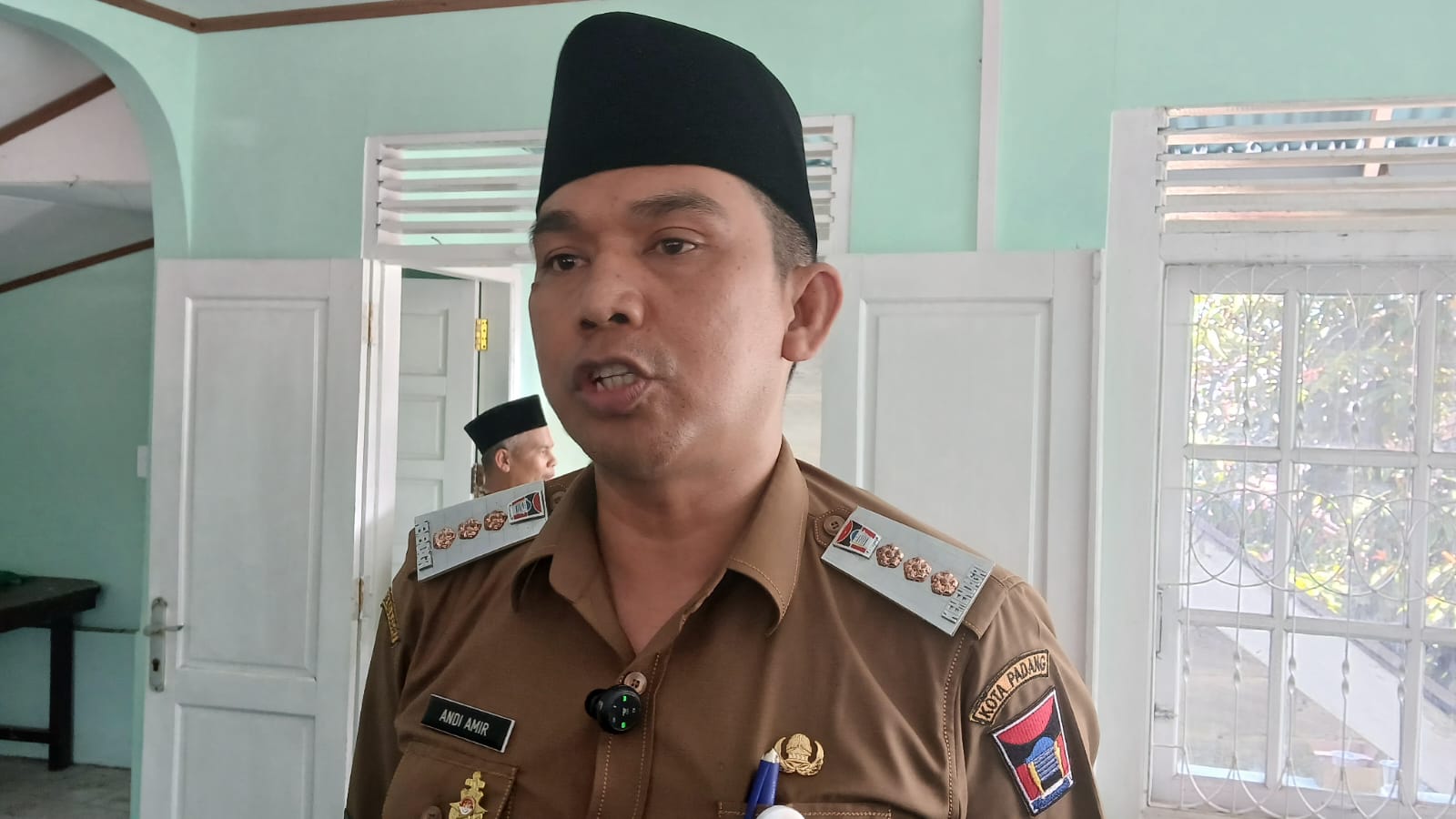 Camat Lubukbegalung, Novriandi Amir.