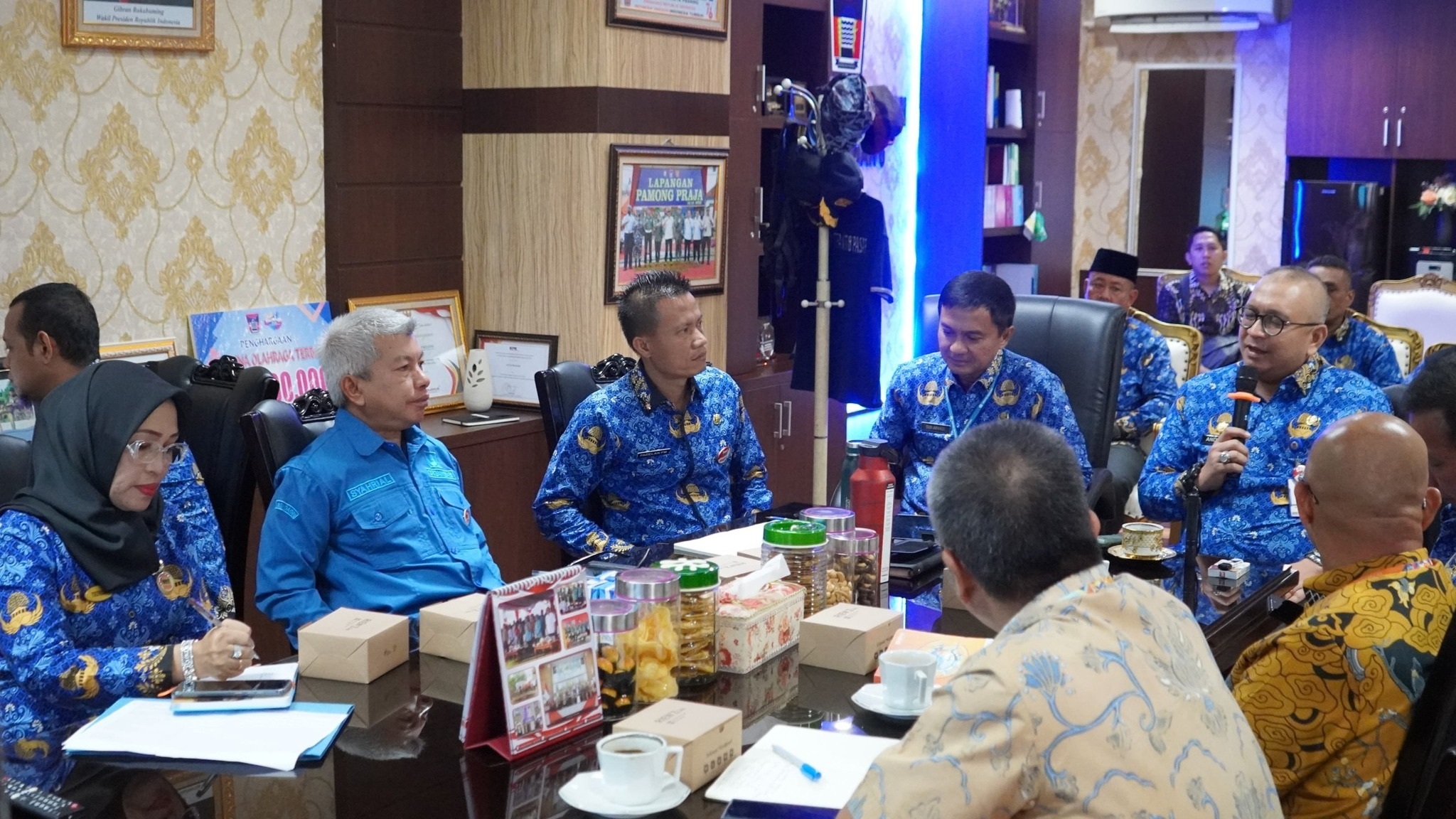Sekko Padang Andree Algamar memimpin rapat koordinasi lintas sektor terkait evaluasi layanan LPS.