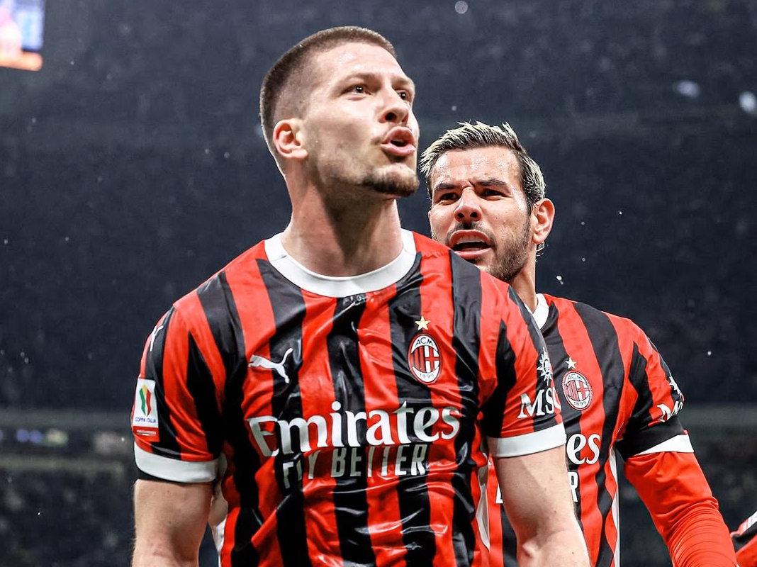 Luka Jovic cetak brace saat AC Milan mengalahkan Inter Milan 3-0 pada leg kedua semifinal Coppa Italia, Kamis (24/4) dini hari WIB. (Foto: Instagram @acmilan)