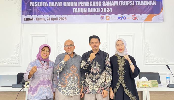 Direktur Utama PT BPR Talawi Sakato, Imran didampingi Direkturnya Jhony N.