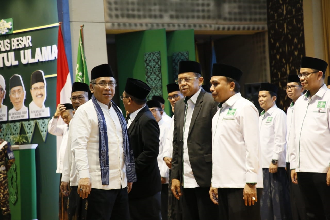 DILANTIK: Sejumlah pimpinan UNP dilantik Ketum PBNU KH Yahya Cholil Staquf dan Sekjen PBNU Syaifullah Yusuf pada Kepengurusan PWNU Sumbar 2025-2030.(DOK. PWNU)