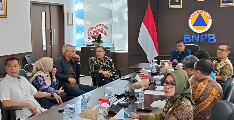 Pj Sekdaprov Sumbar dan Kalaksa BPBD Sumbar hadiri rapat koordinasi di Graha BNPB, Jakarta, Selasa (29/4/2025), bersama Sestama BNPB.