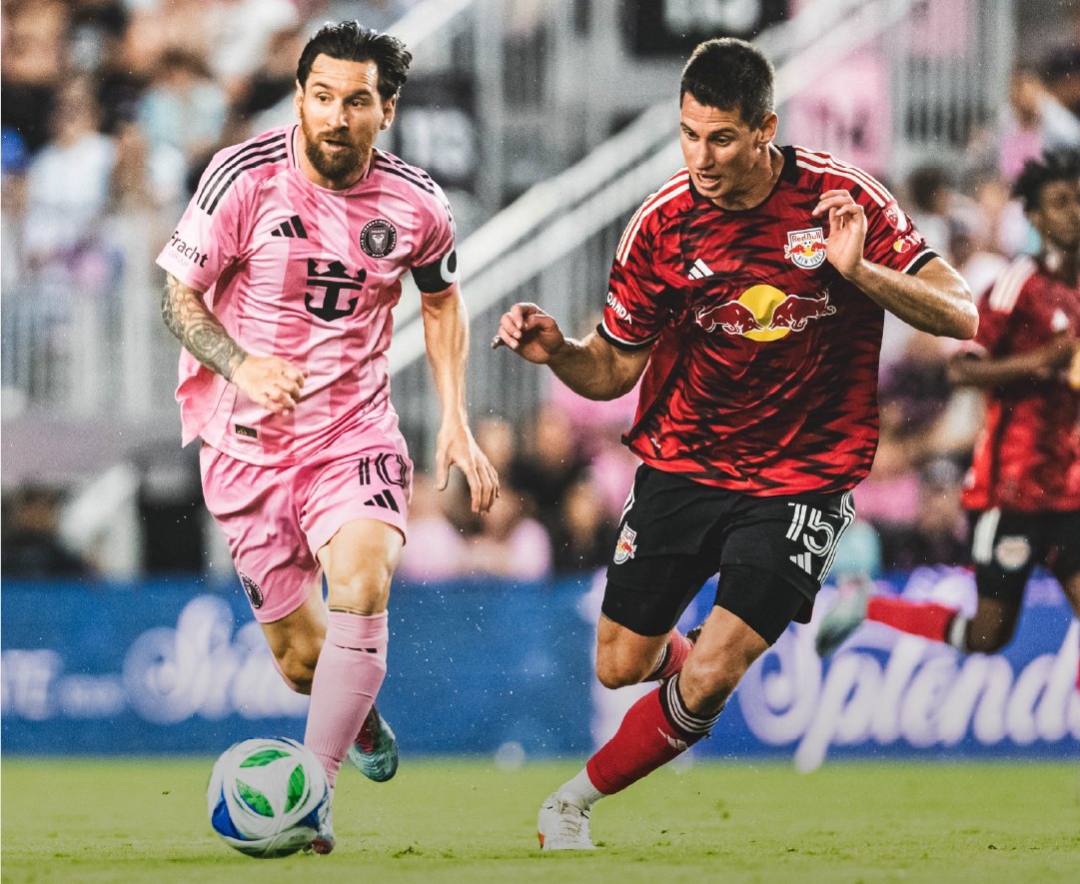 Lionel Messi mencetak gol saat Inter Miami menumbangkan New York Red Bulls dengan skor telak 4-1, Minggu pagi WIB (4/5). (Foto: X @InterMiamiCF)