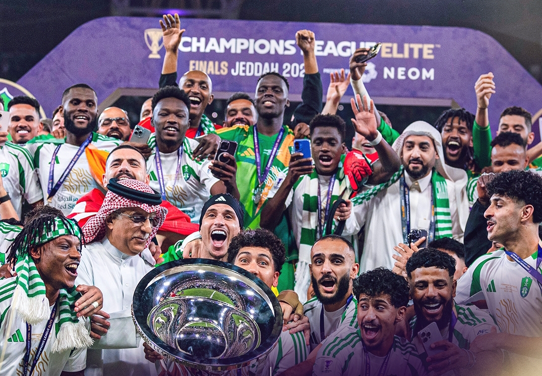 Al Ahli menjuarai Liga Champions Asia AFC 2025 usai menaklukkan Kawasaki Frontale 2-0. Firmino, Mahrez dan Mendy cetak rekor Eropa&ndash;Asia. (Foto: AFC)