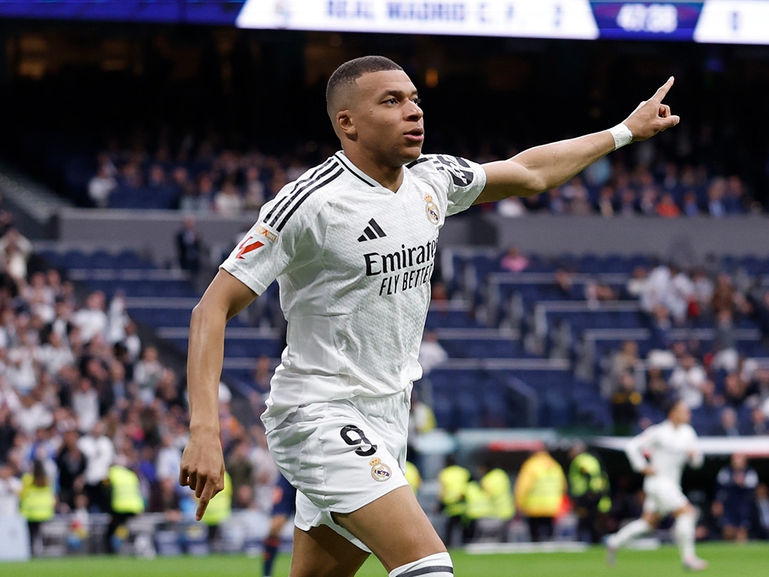 Kylian Mbappe mencetak dua gol Real Madrid saat meraih kemenangan 3-2 atas Celta Vigo di Santiago Bernabeu, Minggu malam WIB (4/5). (Foto: Instagram @realmadrid)