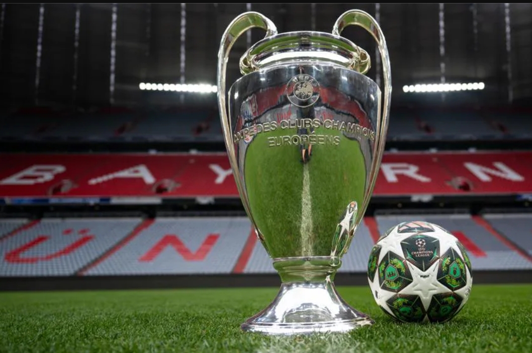 Trofi Liga Champions UEFA dipamerkan di Munich Football Arena, Jerman. (Foto: UEFA via Getty Images)
