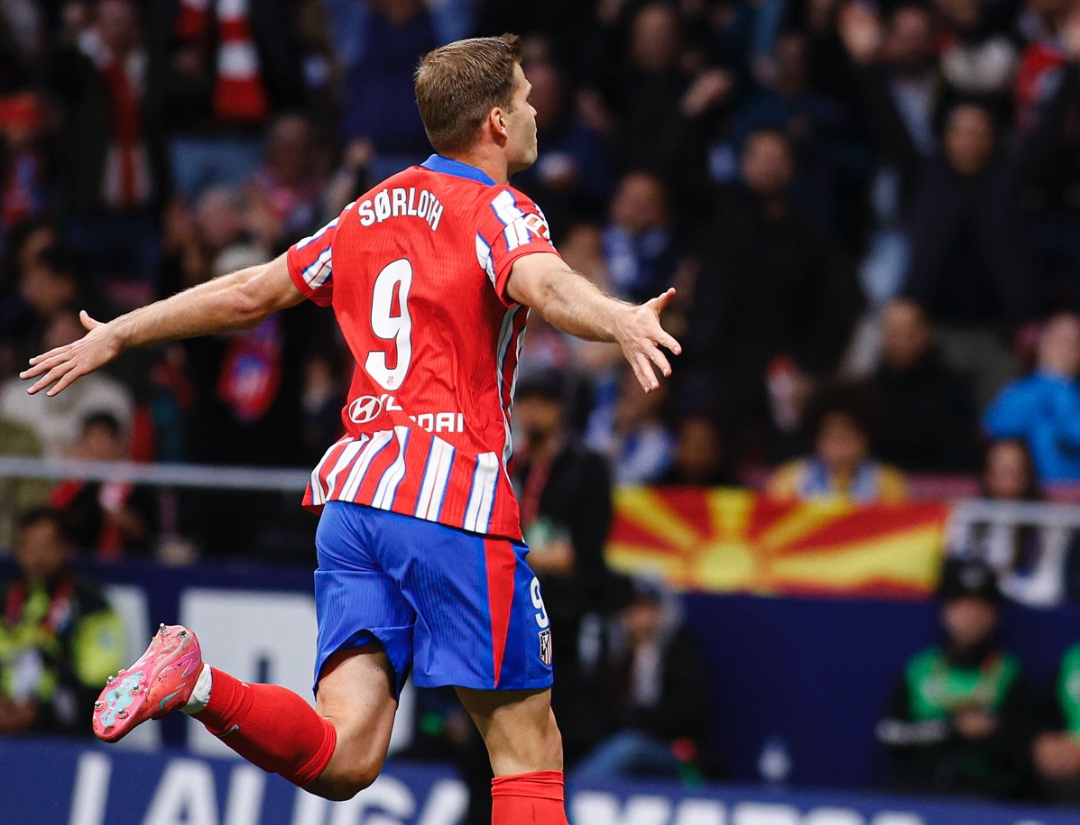 Alexander Sorloth mencetak empat gol saat Atletico Madrid mengalahkan Real Sociedad 4-0 pada laga La Liga, Minggu dinihari WIB (11/5).(Foto: Instagram @atleticomadrid)