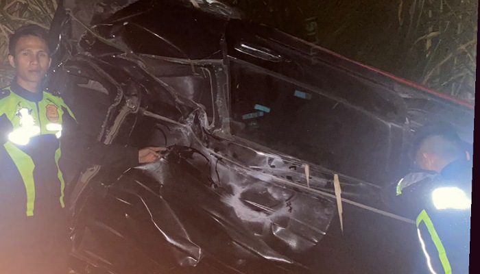 Mobil yang hilang kendali dan masuk jurang di jalur Lingkar Solok-Padang, tepatnya di Jorong Linjuang, Nagari Koto Gaek Guguk, Kecamatan Gunung Talang, Selasa malam (12/5/2025).