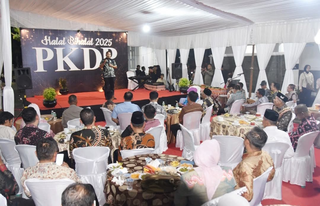 Sambutan Wakil Wali Kota Pariaman Mulyadi saat Halal Bihalal DPP PKDP 2025 di Pendopo Bupati Padangpariaman.(Foto: Kominfo)