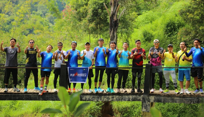 Fun Run 6K melintasi ikon-ikon Kota Bukittinggi seperti Jam Gadang, Panorama, dan finis di kawasan alam indah Puncak Taruko.