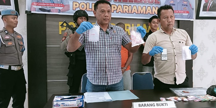 Kasat Resnarkoba Polres Pariaman, AKP Darmawan perlihatkan barang bukti kepada pers di Mapolres Pariaman, Kamis (15/5/2025).