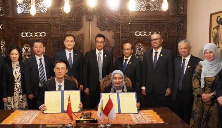 PLN Enjiniring menjalin kemitraan strategis dengan China Electric Power Planning & Engineering Institute Co., Ltd (EPPEI), lembaga enjiniring energi terkemuka asal Tiongkok.