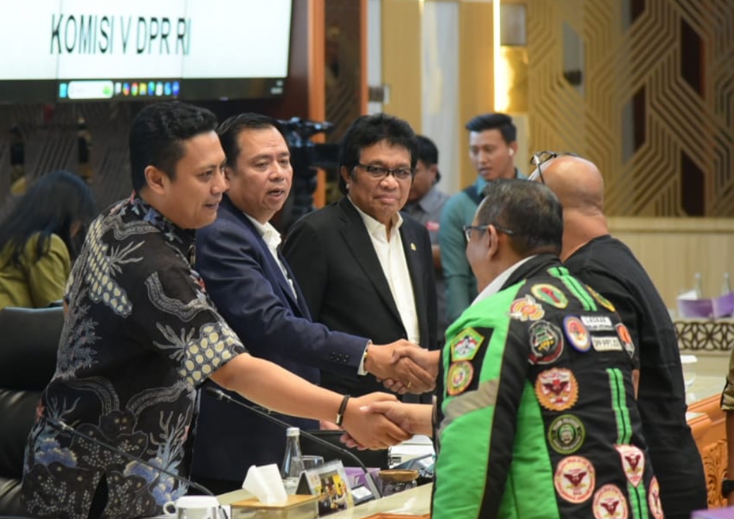 Ketua Komisi V DPR RI, Lasarus usai Rapat Dengar Pendapat Umum (RDPU) Komisi V DPR dengan para pengemudi aplikasi transportasi online di Senayan, Jakarta, Rabu (21/5/2025). (Foto: DPR.go.id)